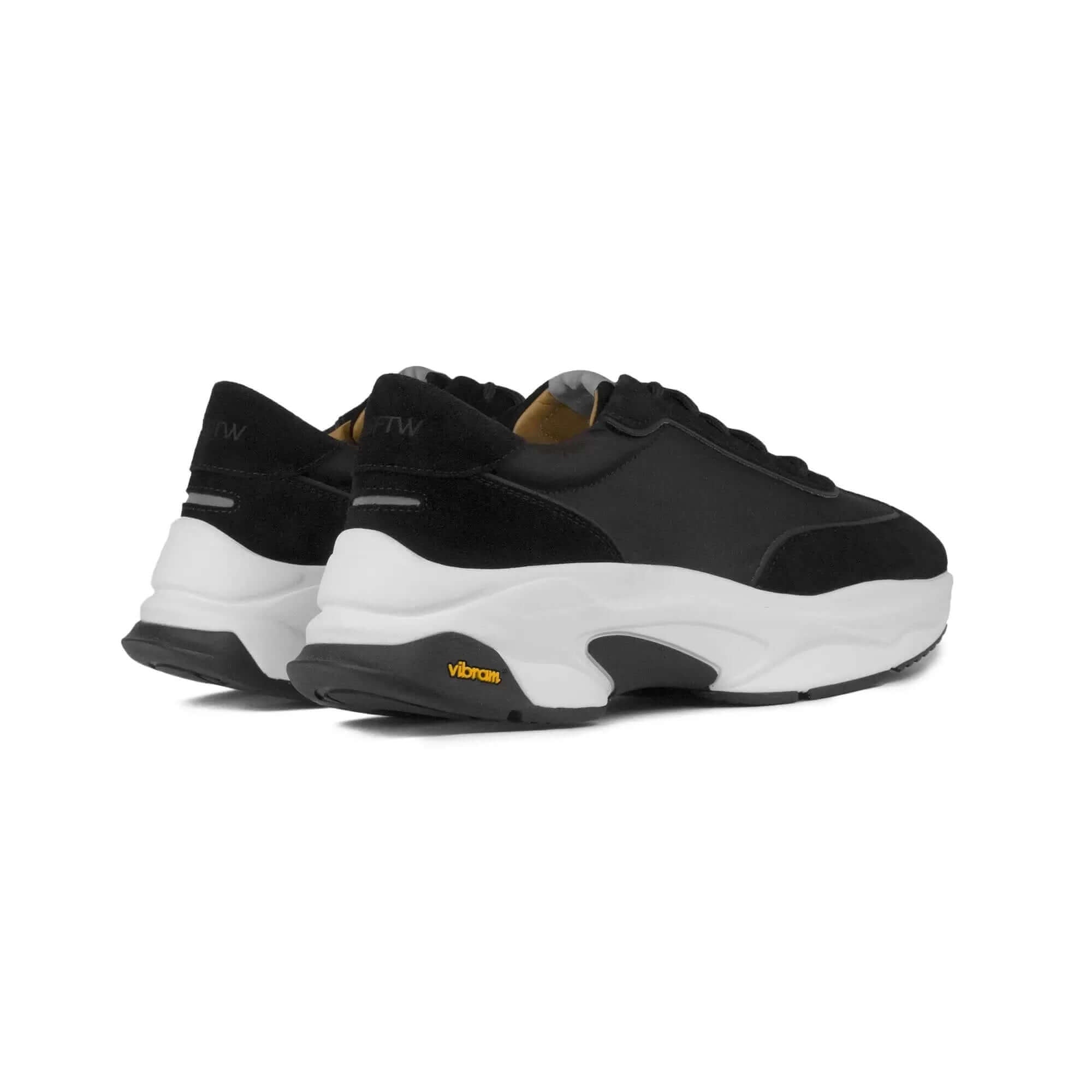 Aubin Black