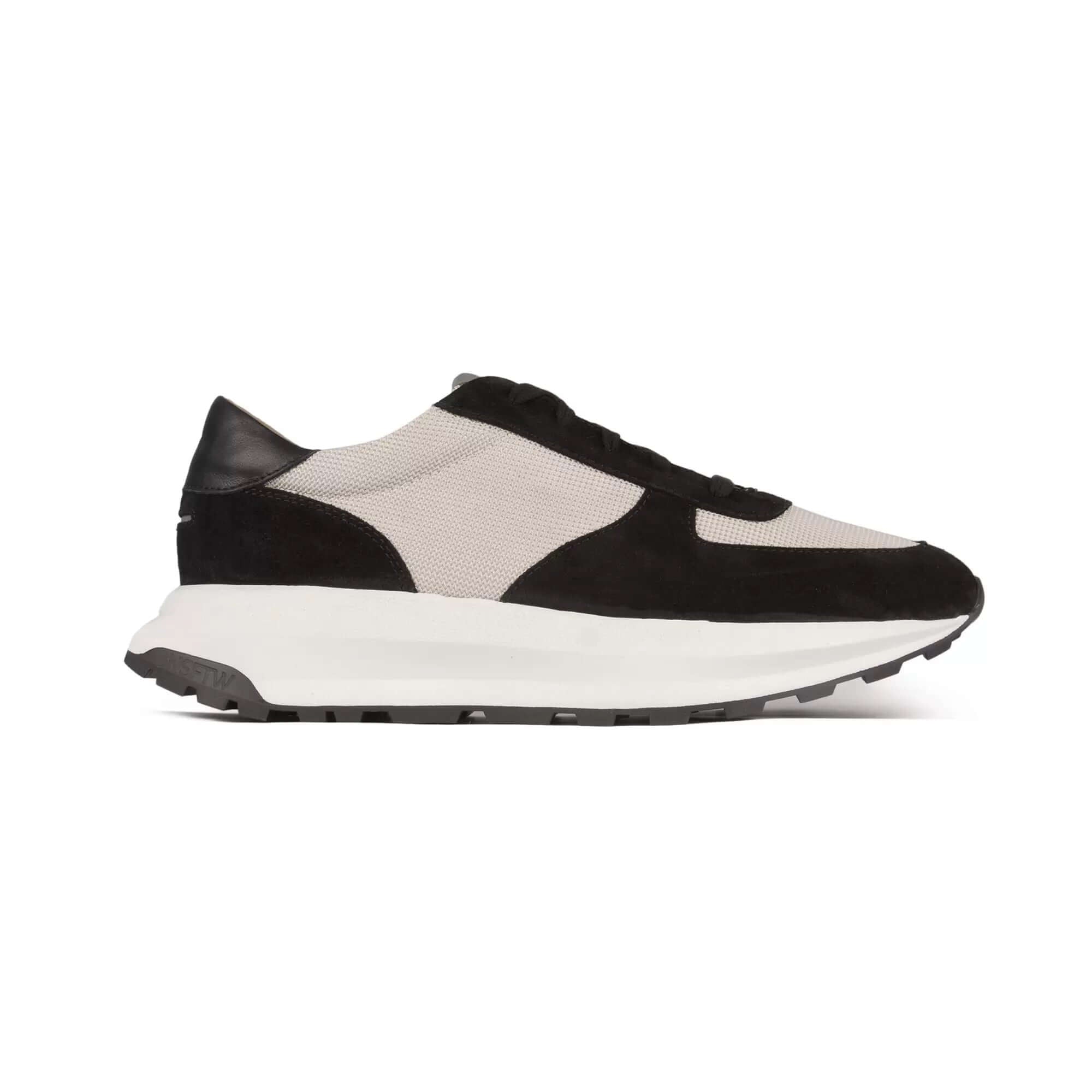 Trinity Black / Off White Mens UK 8