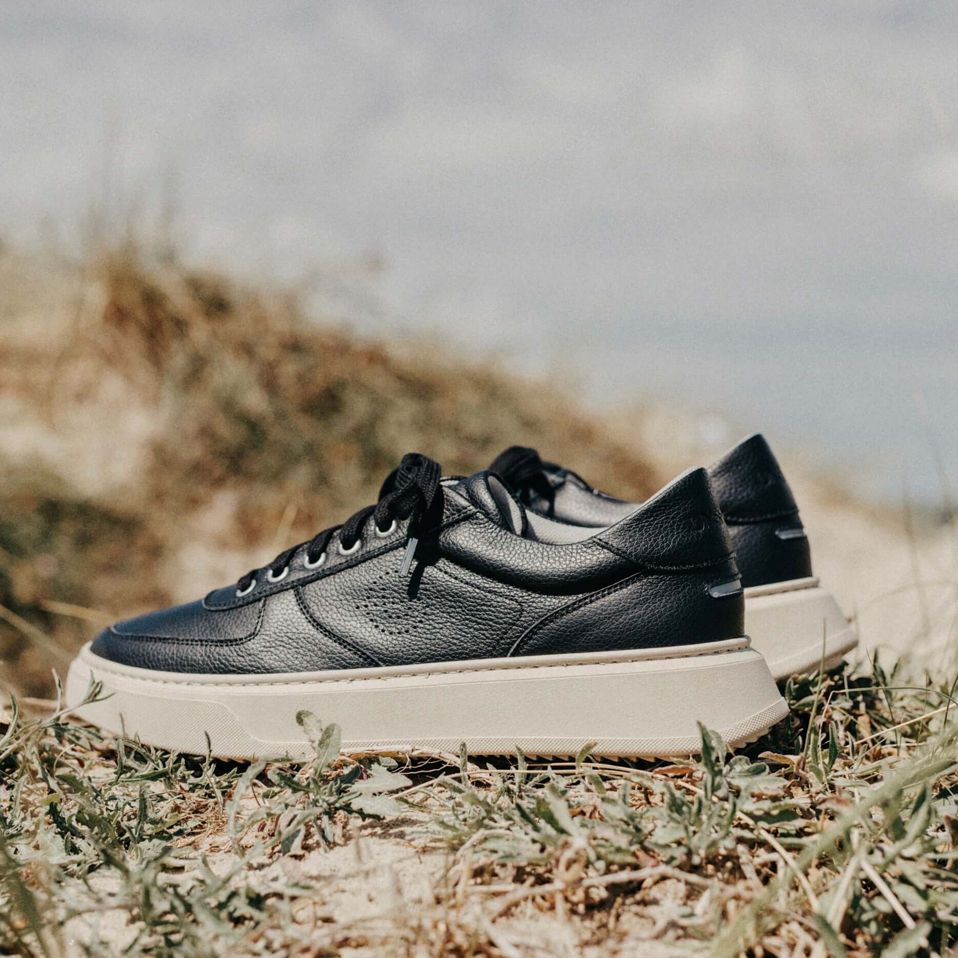 Marais V2 Black / Off White