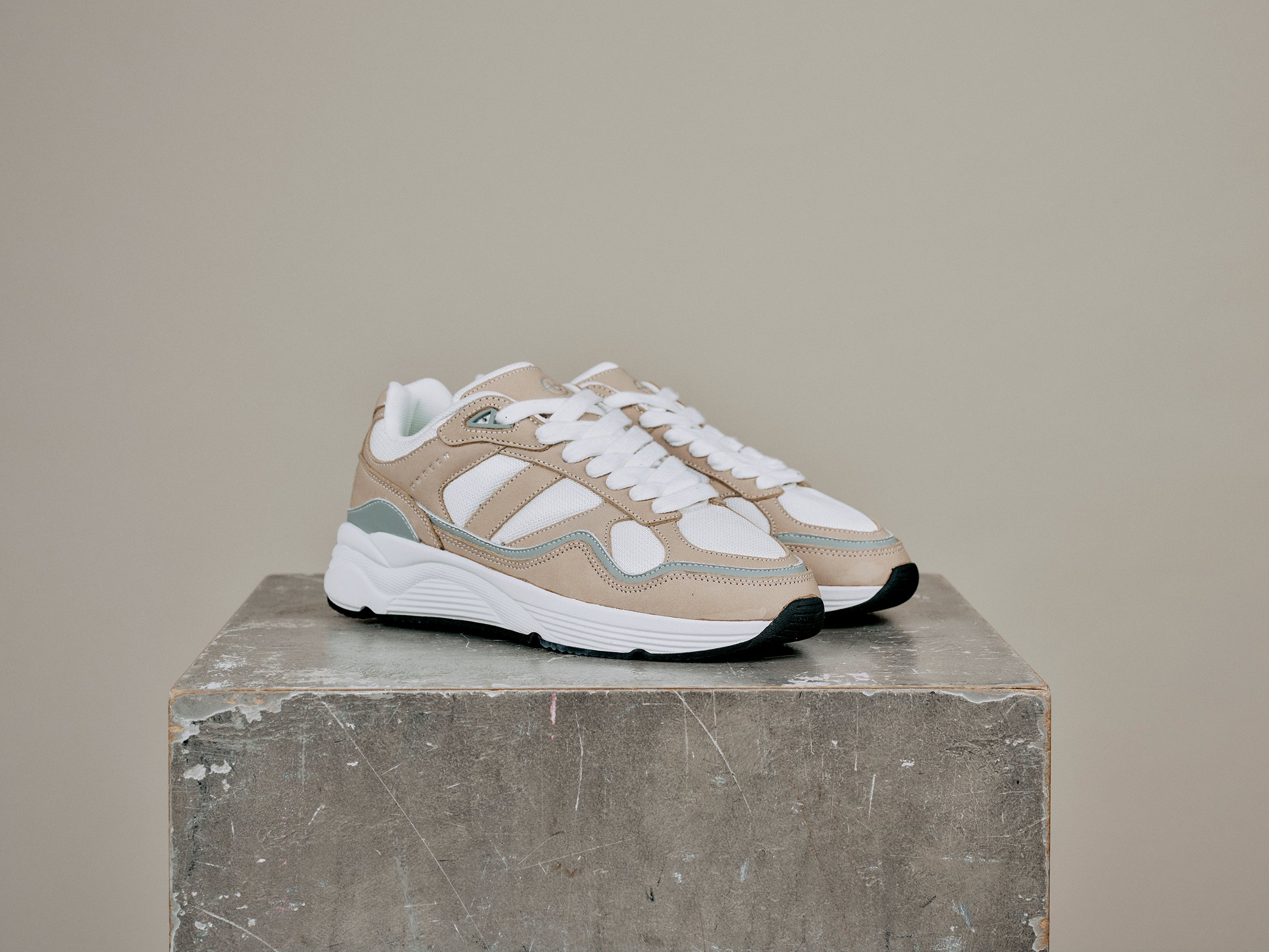 Runa Beige/Grey/White