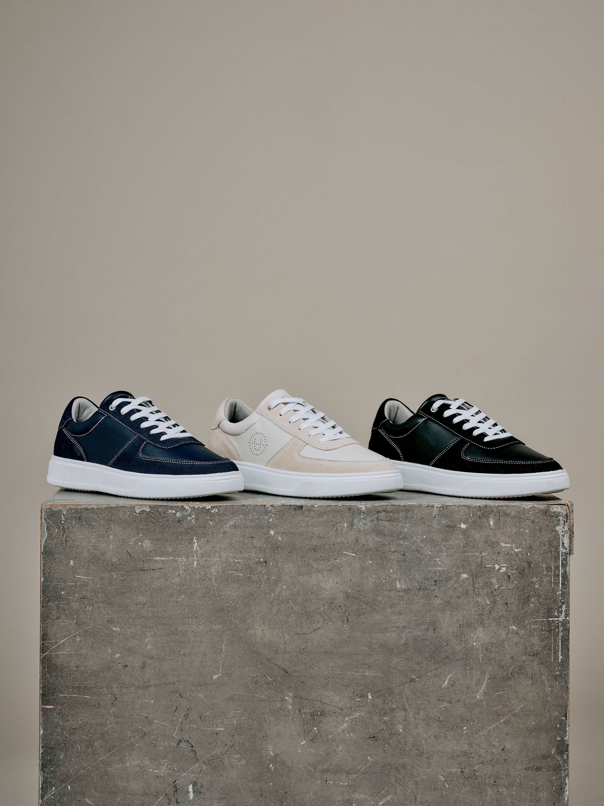 Helier Navy/White