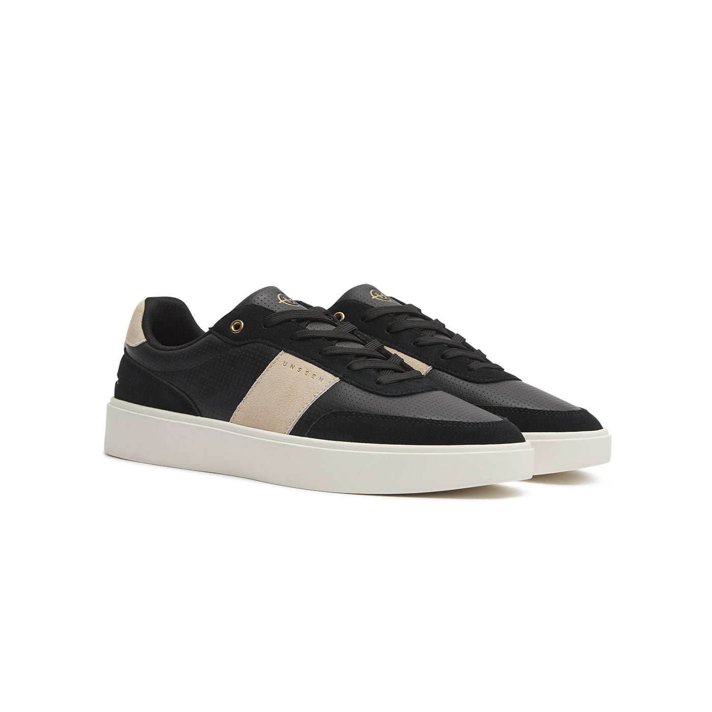 Halkett Black/Off White