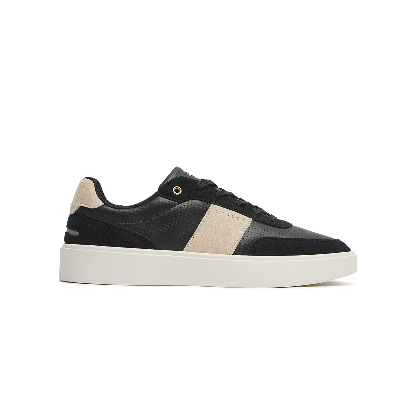 Halkett Black/Off White
