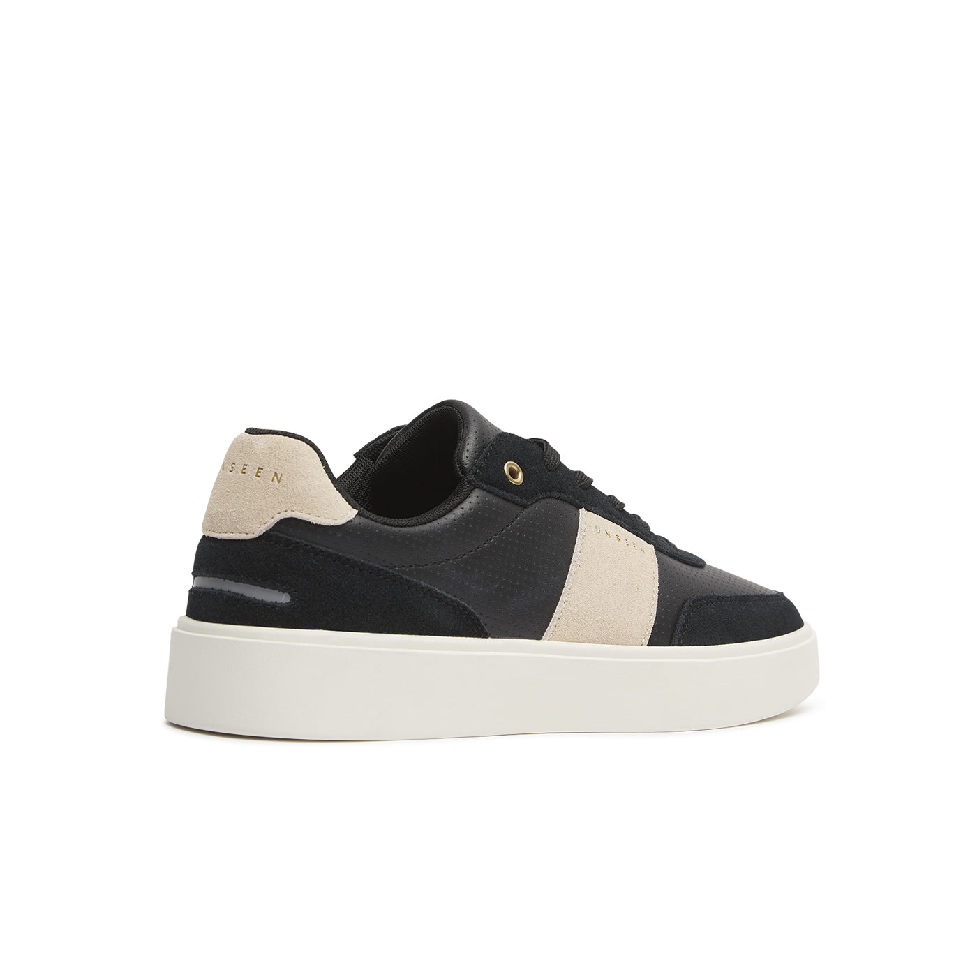 Halkett Black/Off White